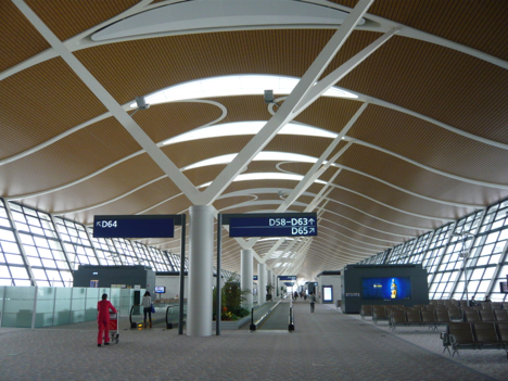中国・上海の浦東国際空港（資料）—本紙撮影