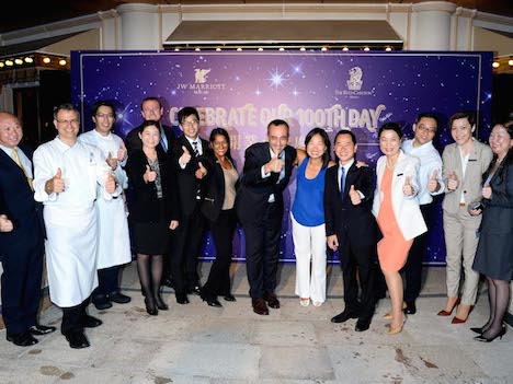 オープン100日目を迎えたJWマリオット・ホテル・マカオとザ・リッツ・カールトン・マカオが記念式典を開催＝9月4日（写真：JW Marriott Hotel Macau & The Ritz-Carlton Macau)
