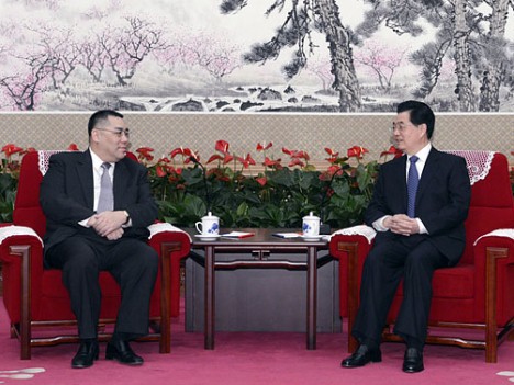 胡主席と崔行政長官の会見（21日、北京・中南海） (c) GCE 行政長官辦公室