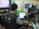 捜索を行う税関職員 (c) 澳門税関