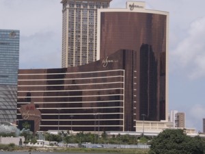 左：Wynn Tower、右：Encore Tower