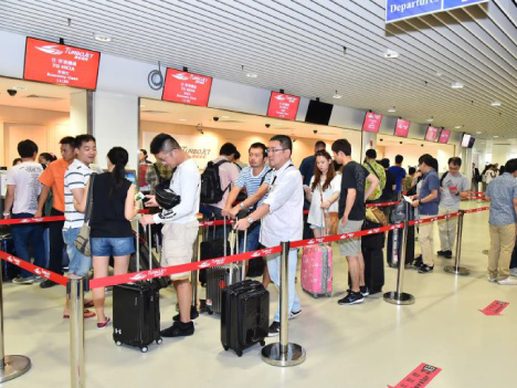 新たにオープンしたマカオ外港フェリーターミナルの空港線専用チェックインカウンター（写真：信德中旅船務管理有限公司）