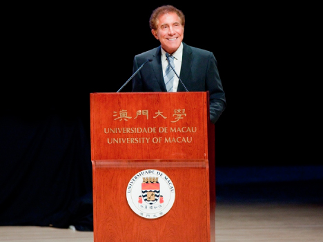 ウィンリゾーツ社のスティーブ・ウィン会長兼最高経営責任者（資料）＝2014年9月、マカオ大学での講演時（写真：Univercity of Macau）