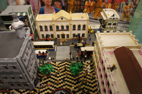 レゴで再現されたセナド広場周辺―本紙撮影
