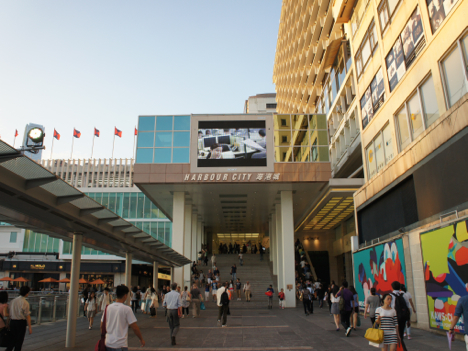 「SHIBUYA109」海外1号店が出店を予定している香港のショッピングモール「ハーバーシティ」外観（資料写真）—本紙撮影