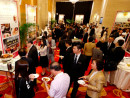 「ブロードウェイマカオ」に進出するローカル店の披露会見と同時に行われた試食会=3月30日、ギャラクシーマカオ(写真:Galaxy Entertainment Group)