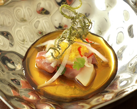 ペルー風の鮮魚のマリネ「セビチェ」をベースにしたペルー日系フュージョン料理を代表する一品（写真：MGM Macau）