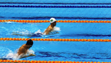 水泳400メートル個人メドレーでマカオ記録を更新した林思庄選手（中央）＝10月19日（写真：MSDB）