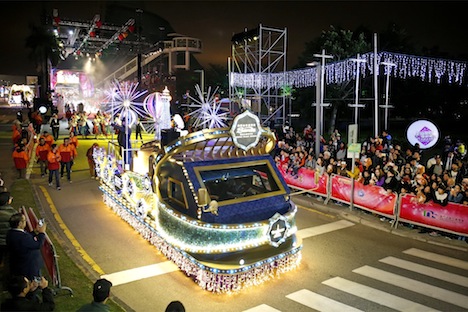 春節3日目夜に開催された大規模国際パレード（資料）＝2月10日、澳門科学館前（写真：GCS）