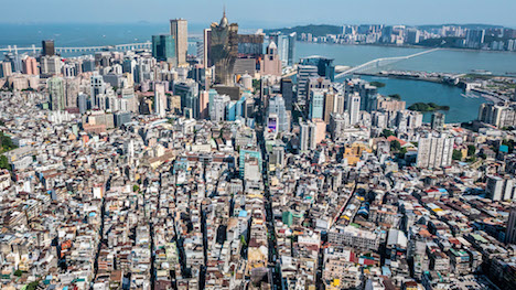 マカオの町並み（資料）＝マカオ半島・内港上空から空撮、2015年4月（写真：GCS）