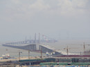 建設中の港珠澳大橋。手前がマカオ側出入境施設(資料)=2016年7月-本紙撮影
