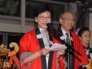 「縁日秋祭り in Hong Kong」オープニングで祝辞を述べる香港特別行政区キャリー・ラム政務長官。隣は松田邦紀駐香港日本国総領事(大使)=10月14日、香港・PMQ(写真:news.gov.hk)