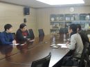 マカオ消費者委員会とマカオ航空代表者との会談の様子=2017年2月10日(写真:マカオ政府消費者委員会)