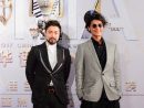 第21回CMAでアジアで最も人気の日本グループ賞を受賞したJINTAKAの山田孝之(左)と赤西仁(右)=2017年4月20日、ヴェネチアンマカオ(写真提供:The Venetian Macao)