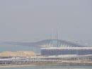 港珠澳大橋。手前がマカオ側出入境施設(資料)=2018年1月-本紙撮影