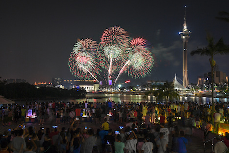 第29回マカオ国際花火コンテストの第5夜、国慶節のマカオの夜空を彩った中国チームの花火＝2018年10月1日（写真：GCS）