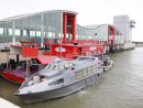 タイパフェリーターミナルに停泊中の「マカオクルーズ」の船舶(写真:Shun Tak-China Travel Ship Management Limited)