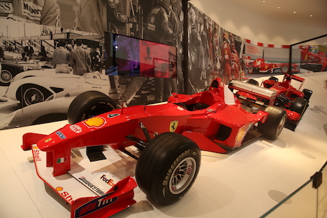 『Ferrari: Under the Skin』会場で展示されるレーシングカー（写真：Melco Resorts & Entertainment Limited）