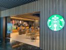 マカオ国際空港旅客ターミナルビルの制限エリアにオープンした「スターバックスコーヒー」の店舗(写真:CAM)