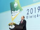 第5回マカオ行政長官選挙投票結果発表後、選挙委員へ謝辞を述べる賀一誠氏=2019年8月25日(写真:GCS)
