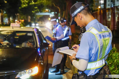 マカオ治安警察局による取り締まりの様子(写真:マカオ治安警察局)