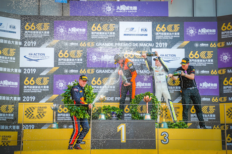「サンシティグループF3マカオグランプリ-FIA F3ワールドカップ」表彰式。リチャード・ヴェルショール選手が初優勝=2019年11月17日、マカオ・ギアサーキット(写真:GCS)