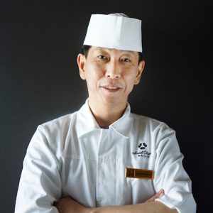 ホテルオークラマカオ日本料理「山里」の新料理長に就任した武田守弘氏（写真：Hotel Okura Macau）